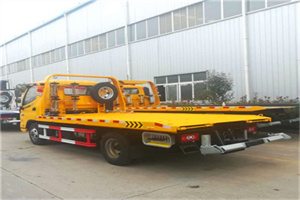 新化附近拖车救援搭电